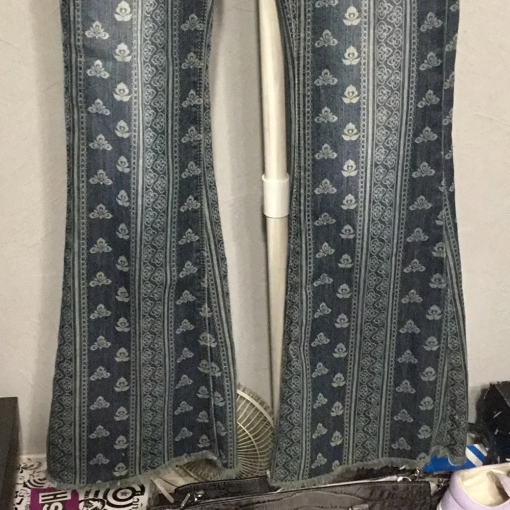 Flair Bottom Jeans - Picture 3 of 5